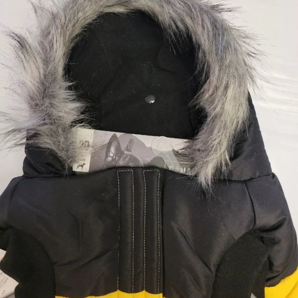 Canada Pooch True North Parka Size 20 Yellow Insulated Dog Coat 33-40 Lbs Jacket